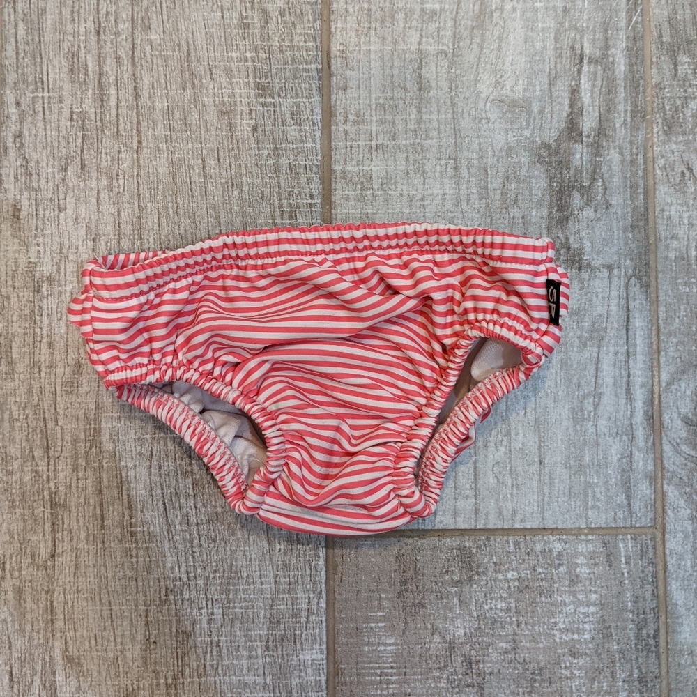 👙Toddler swim diaper with ruffles on the backside